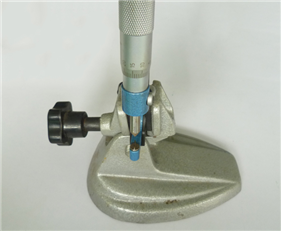 千分尺（用于測量鉚接端子的高度）